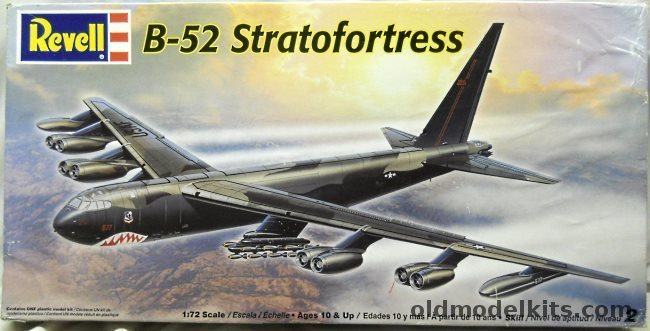 Revell 1/72 Boeing B-52D Stratrofortress - (ex-Monogram), 85-5709 plastic model kit